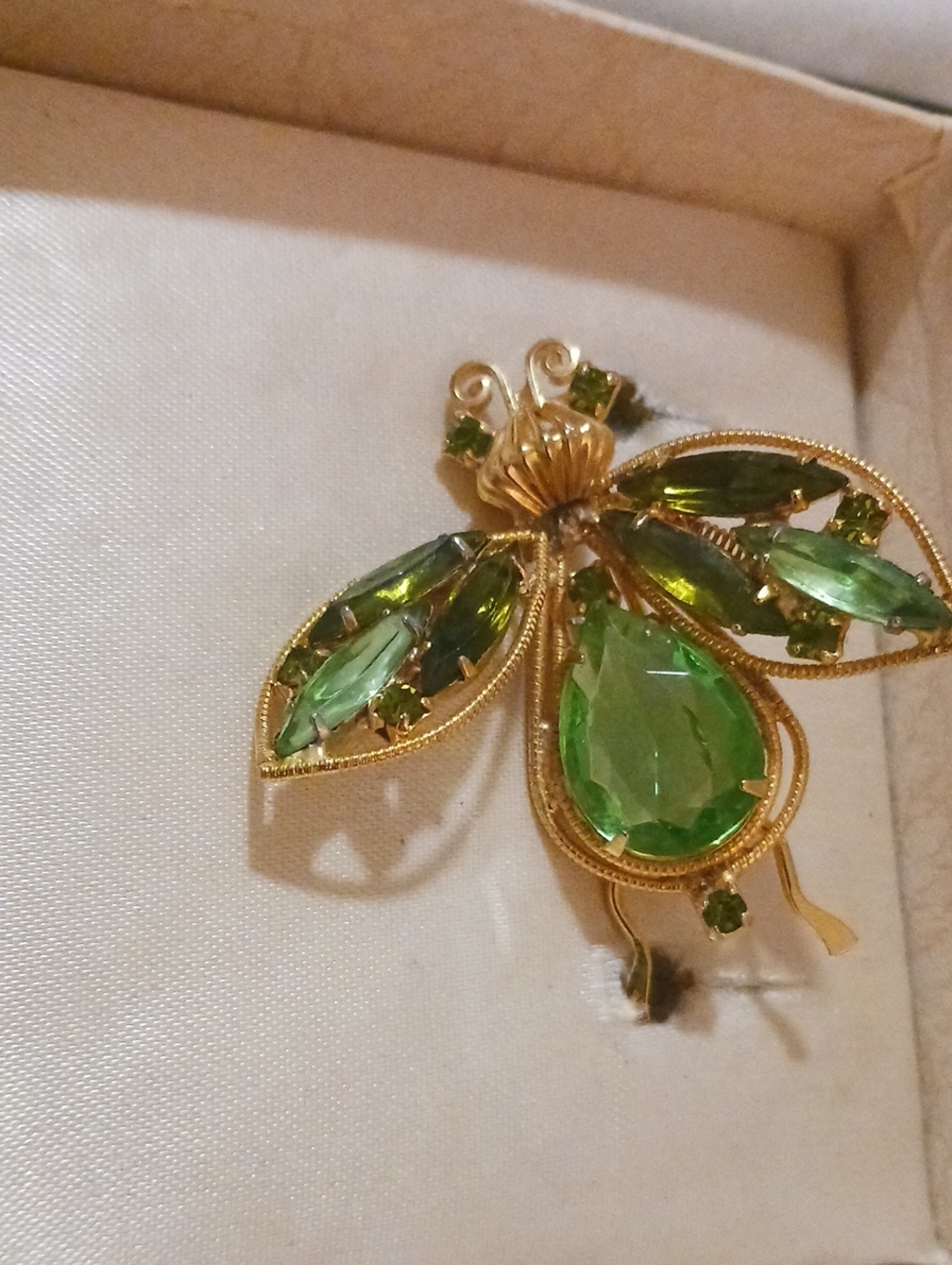 VINTAGE ALBERT WEISS BROOCH